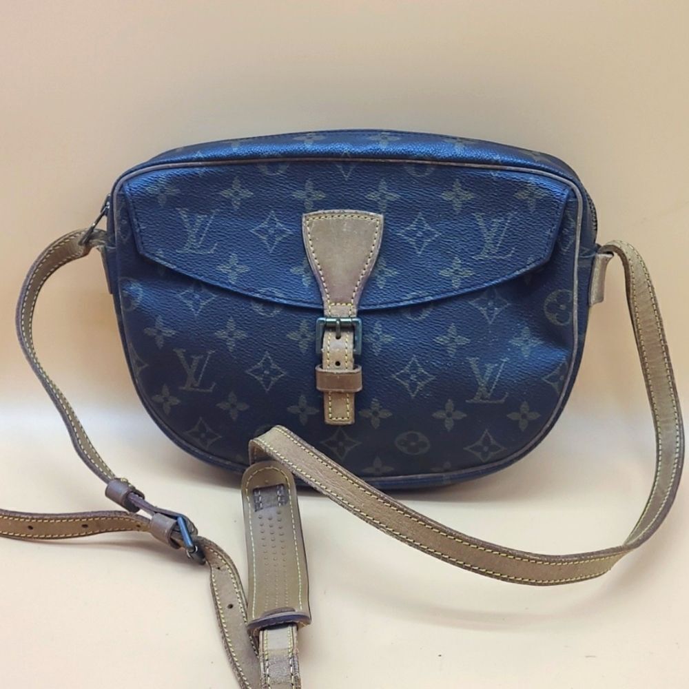 Authentic Louis Vuitton Monogram Crossbody Bag